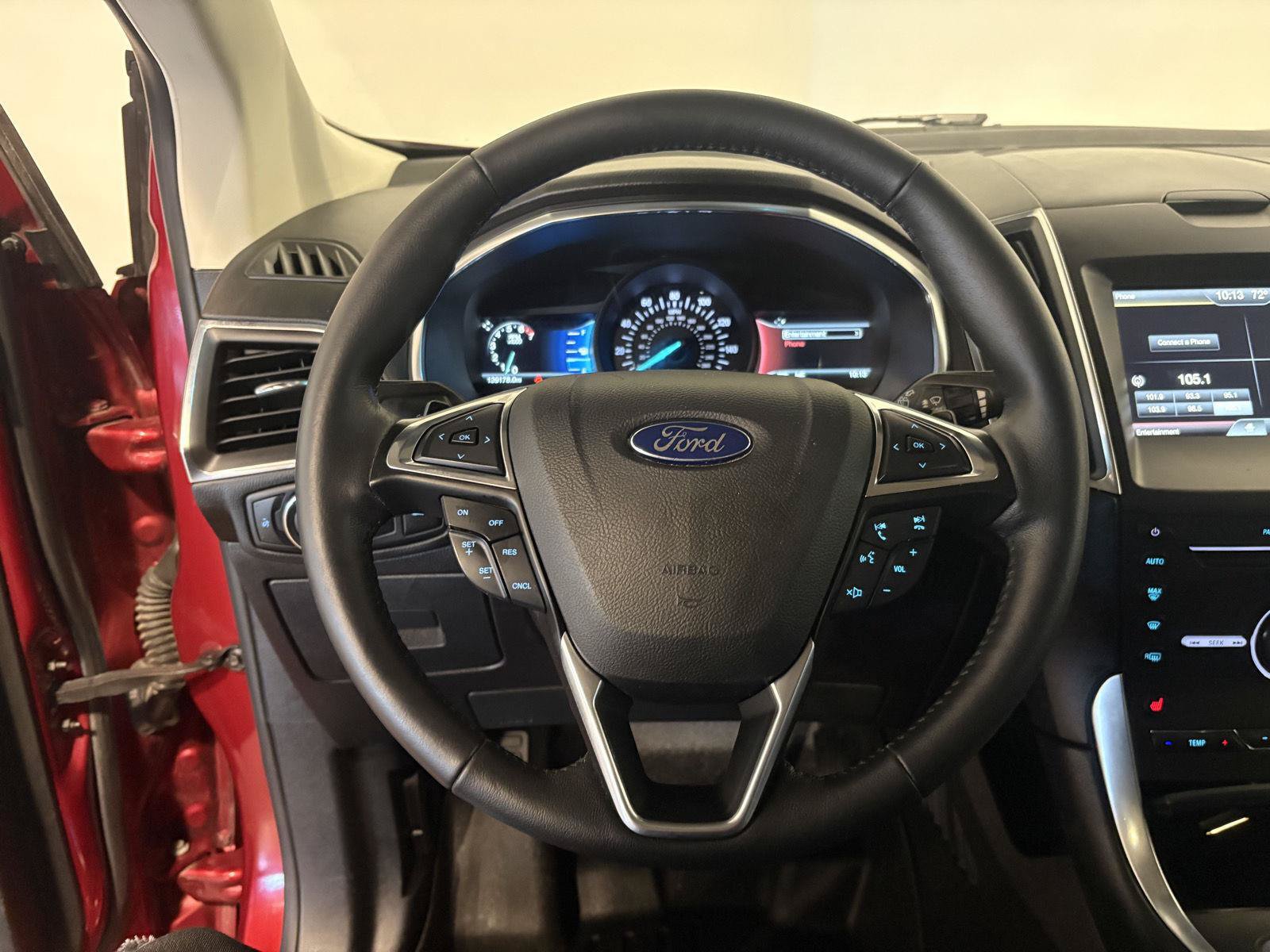 Used 2015 Ford Edge Titanium AWD/4WD image 16