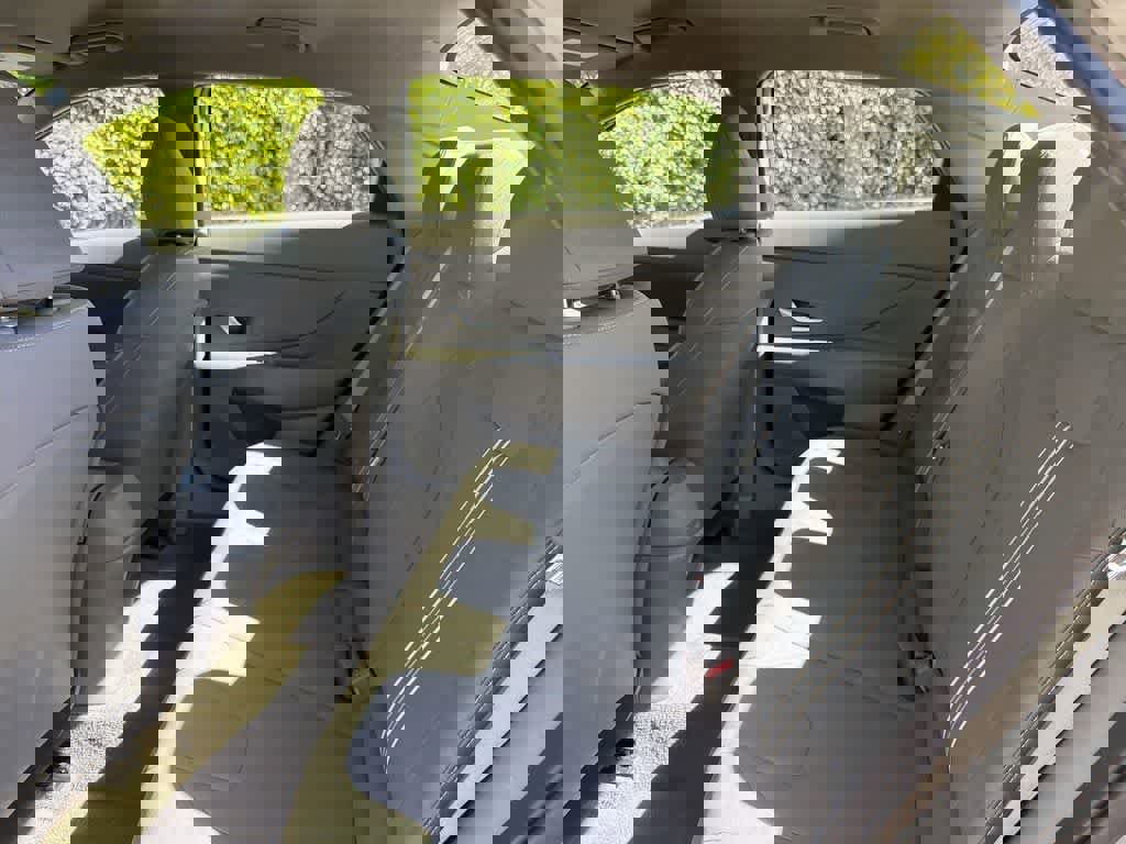 Used 2023 Hyundai Elantra SEL w/ Cargo Package image 28