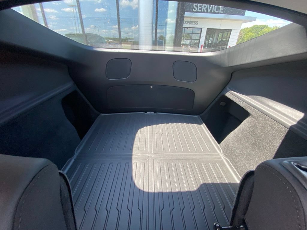 Used 2026 Tesla Model Y 2WD image 32