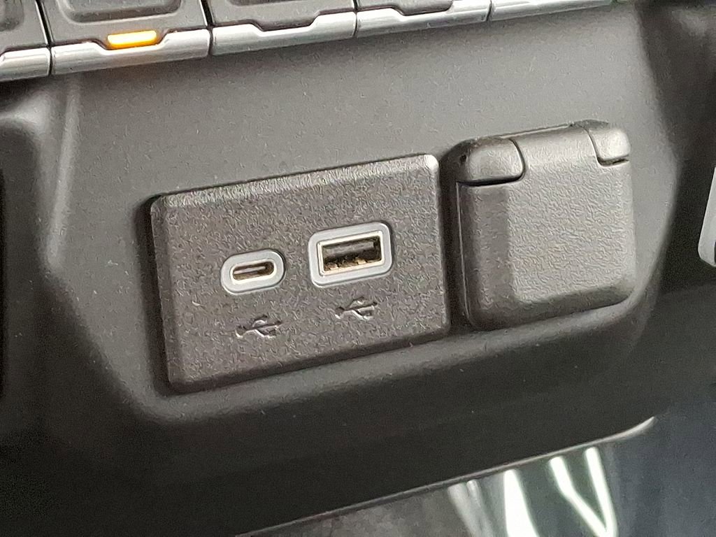 Used 2022 Chevrolet Silverado 1500 Custom image 24