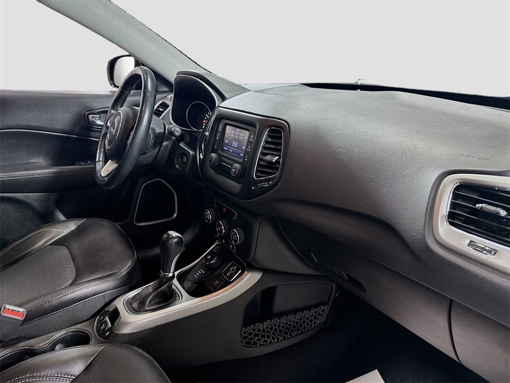 Used 2018 Jeep Compass Latitude w/ Cold Weather Group image 26