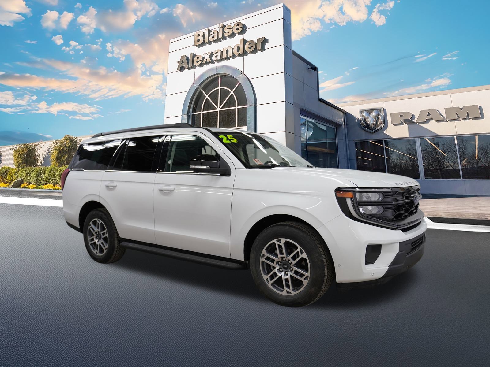 Used 2025 Ford Expedition Active image 1