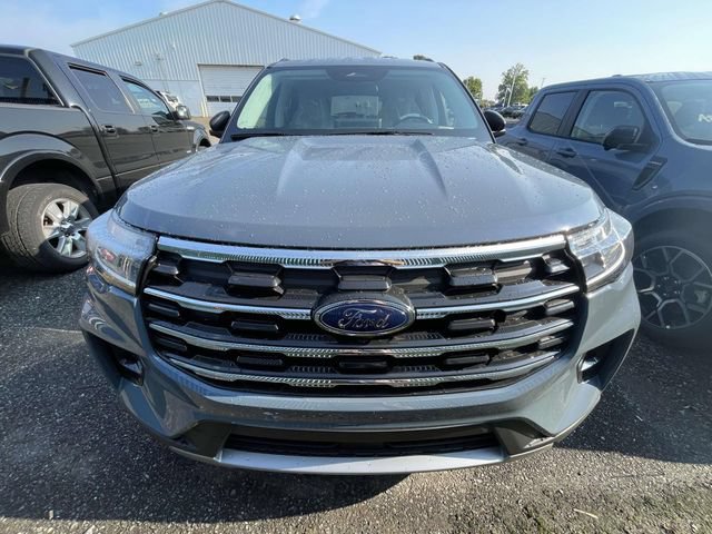 New 2026 Ford Explorer Active w/ Active Comfort Package RWD image 2