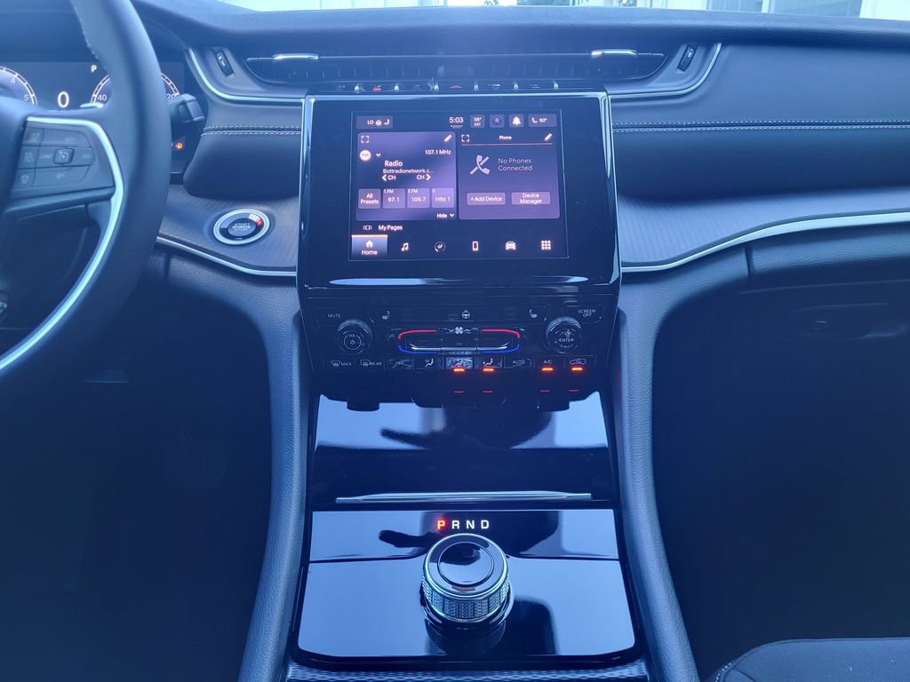 New 2025 Jeep Grand Cherokee L Laredo w/ Luxury Tech Group I RWD image 17