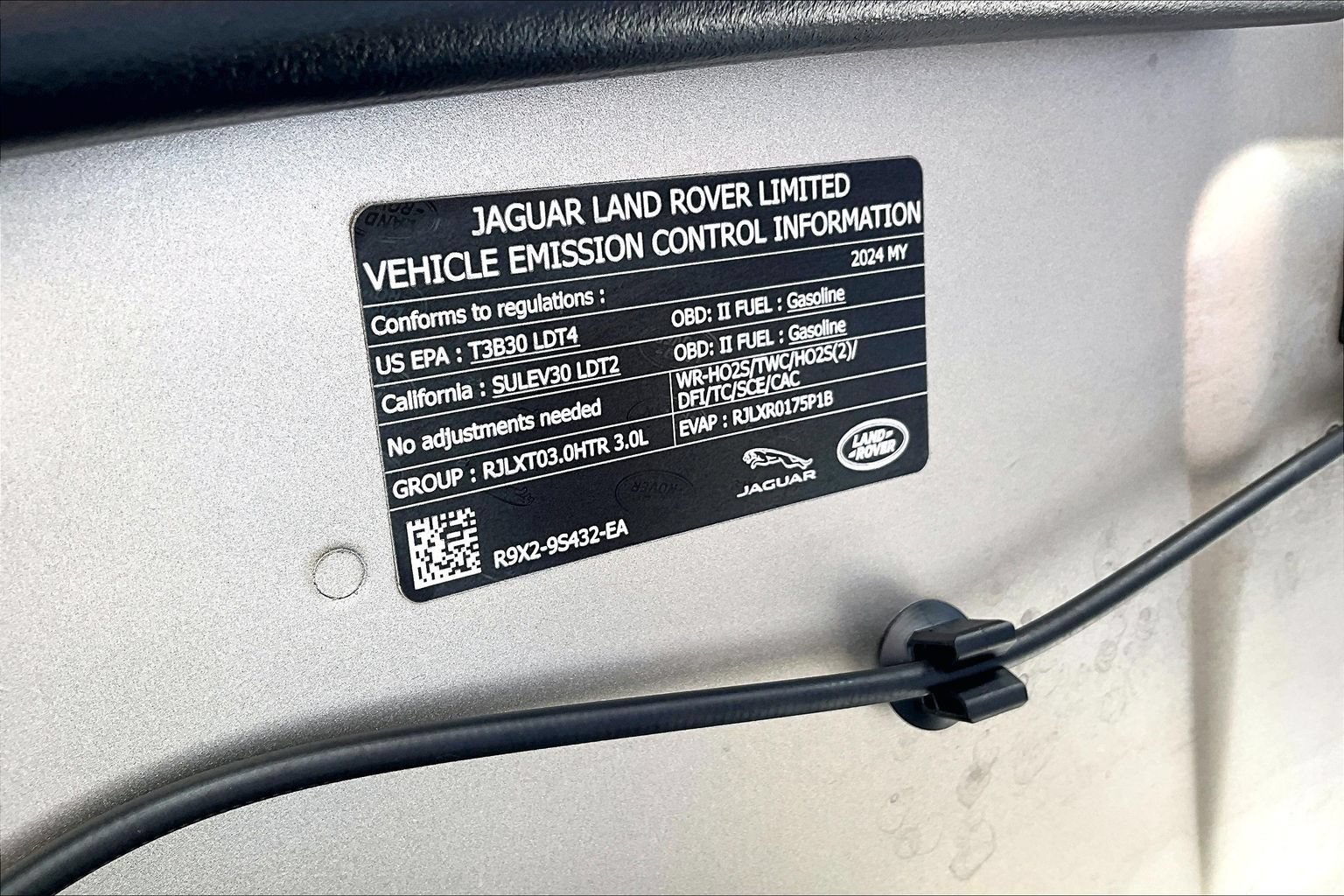 Certified 2024 Land Rover Range Rover SE AWD/4WD image 30