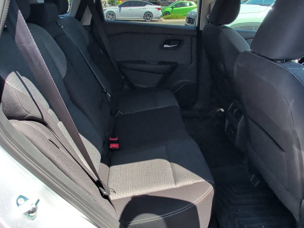 Used 2022 Nissan Rogue SV AWD/4WD image 11