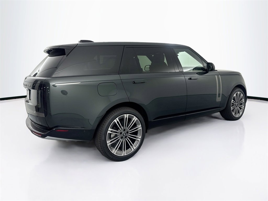 New 2025 Land Rover Range Rover Long Wheelbase SE image 5