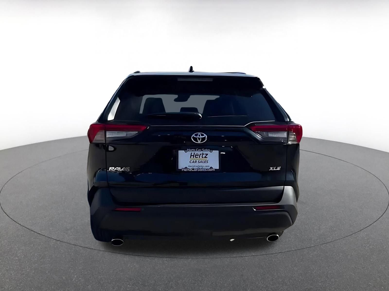 Used 2025 Toyota RAV4 XLE image 12