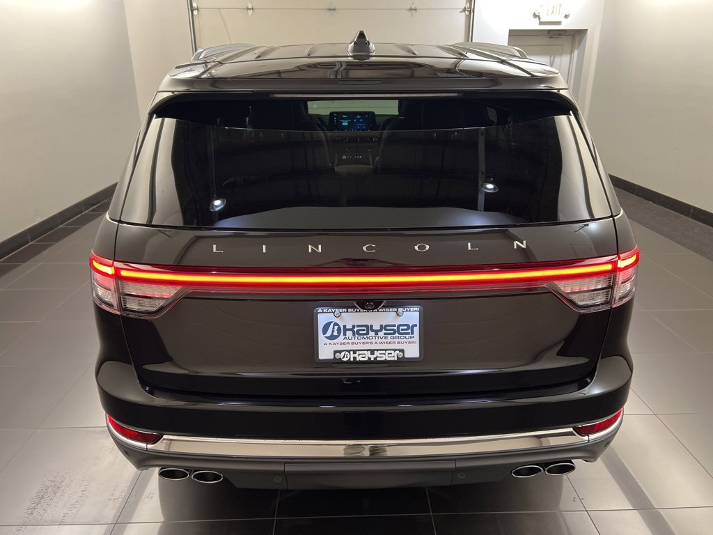 Used 2025 Lincoln Aviator Reserve w/ Equipment Group 201A image 5