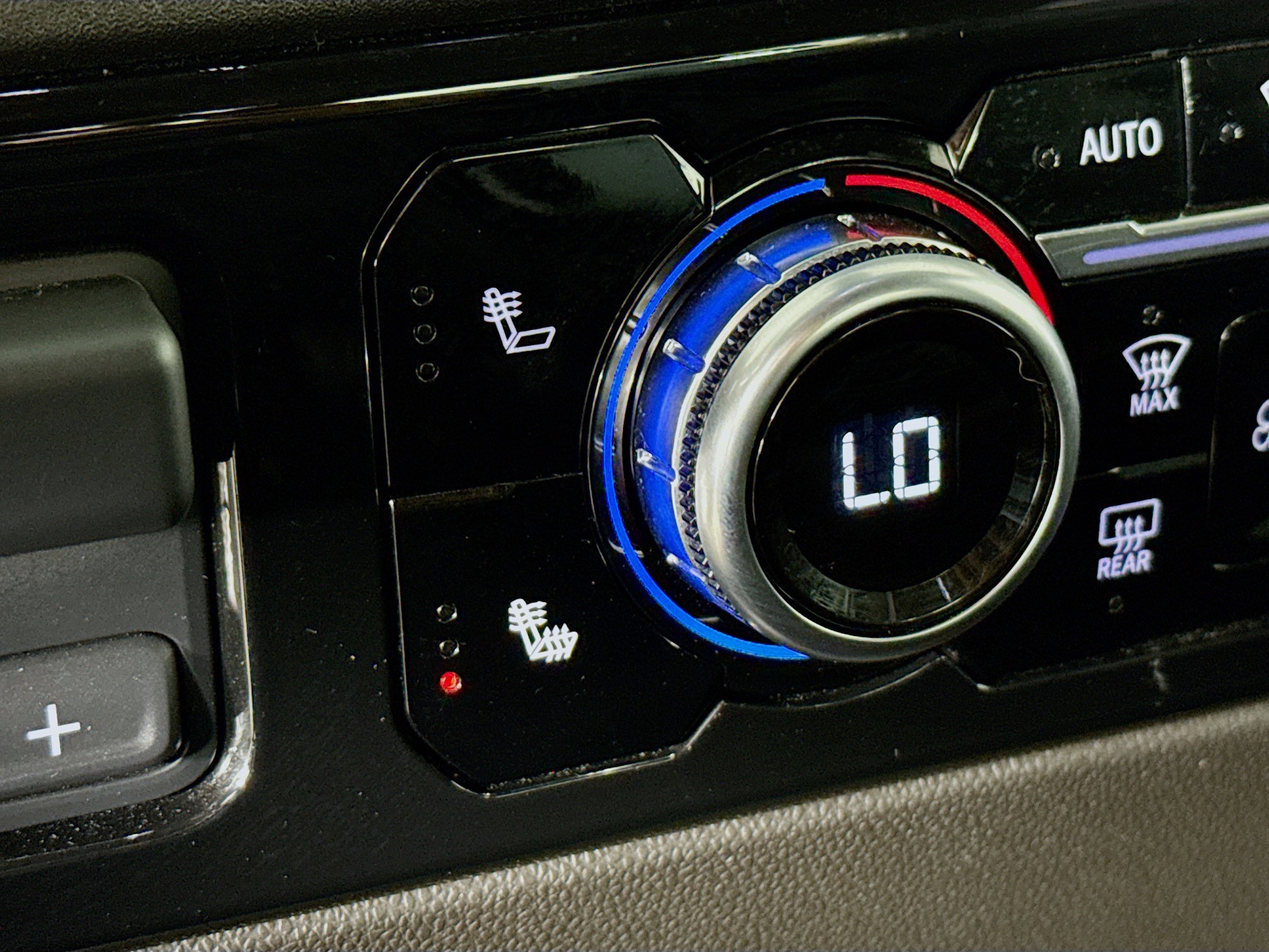 Used 2025 GMC Sierra 1500 SLT image 25