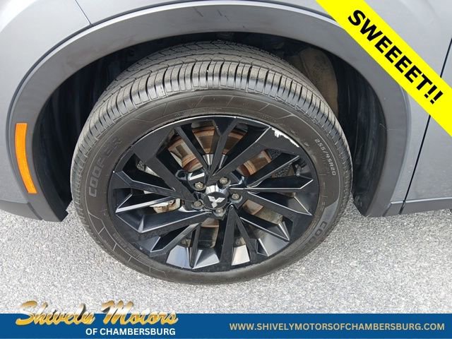 Used 2023 Mitsubishi Outlander SE Black Edition image 2