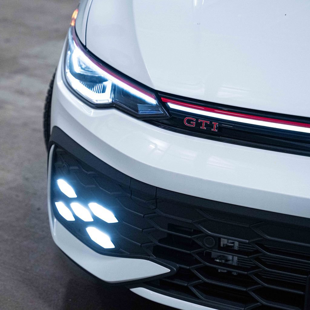 New 2026 Volkswagen GTI SE FWD image 3