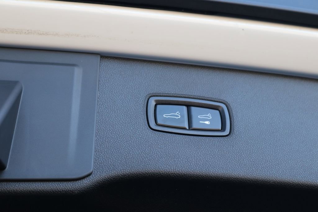 Used 2024 Porsche Cayenne image 27