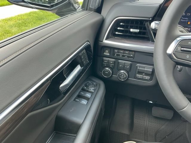 New 2026 Chevrolet Tahoe Premier w/ Sun And Tow Package AWD/4WD image 25