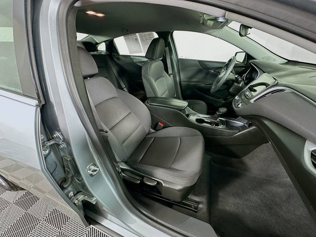 Used 2024 Chevrolet Malibu LT image 37
