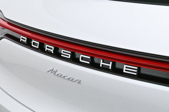 Certified 2026 Porsche Macan image 37
