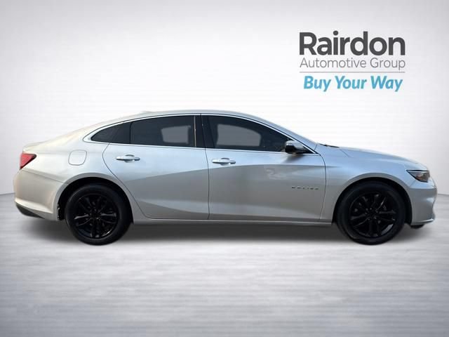 Used 2017 Chevrolet Malibu LT FWD image 8