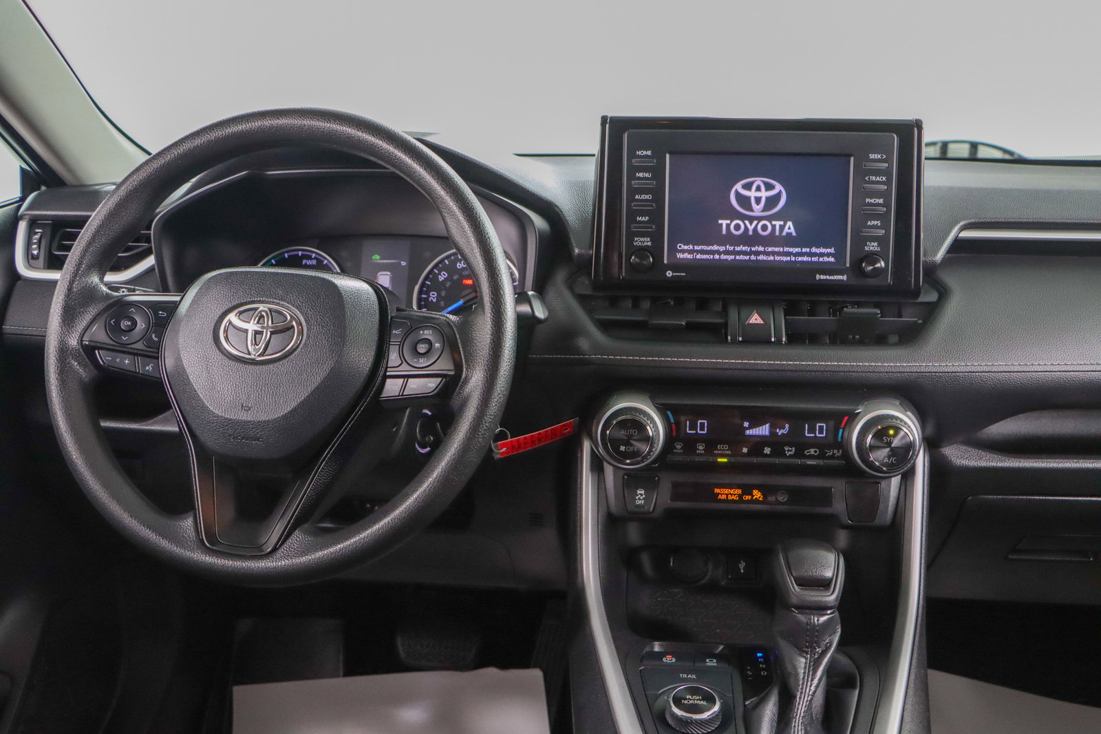 Used 2021 Toyota RAV4 LE image 17