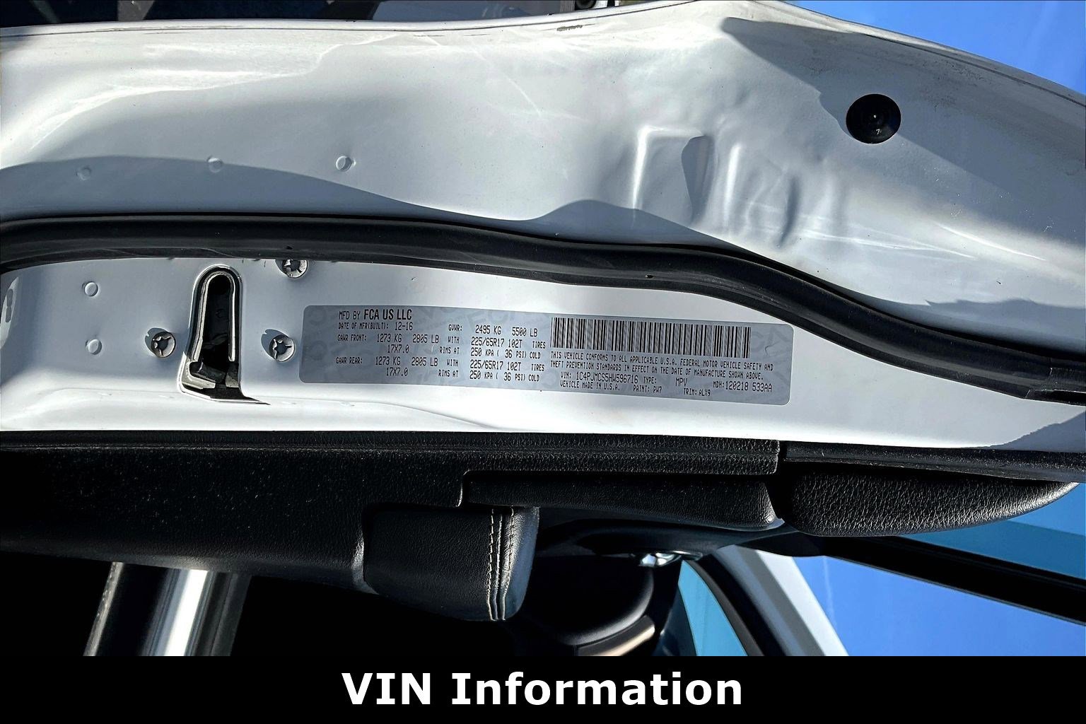 Used 2017 Jeep Cherokee Latitude w/ True North Edition image 4