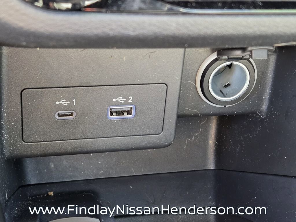 Used 2024 Nissan Kicks SR w/ SR Premium Package image 24