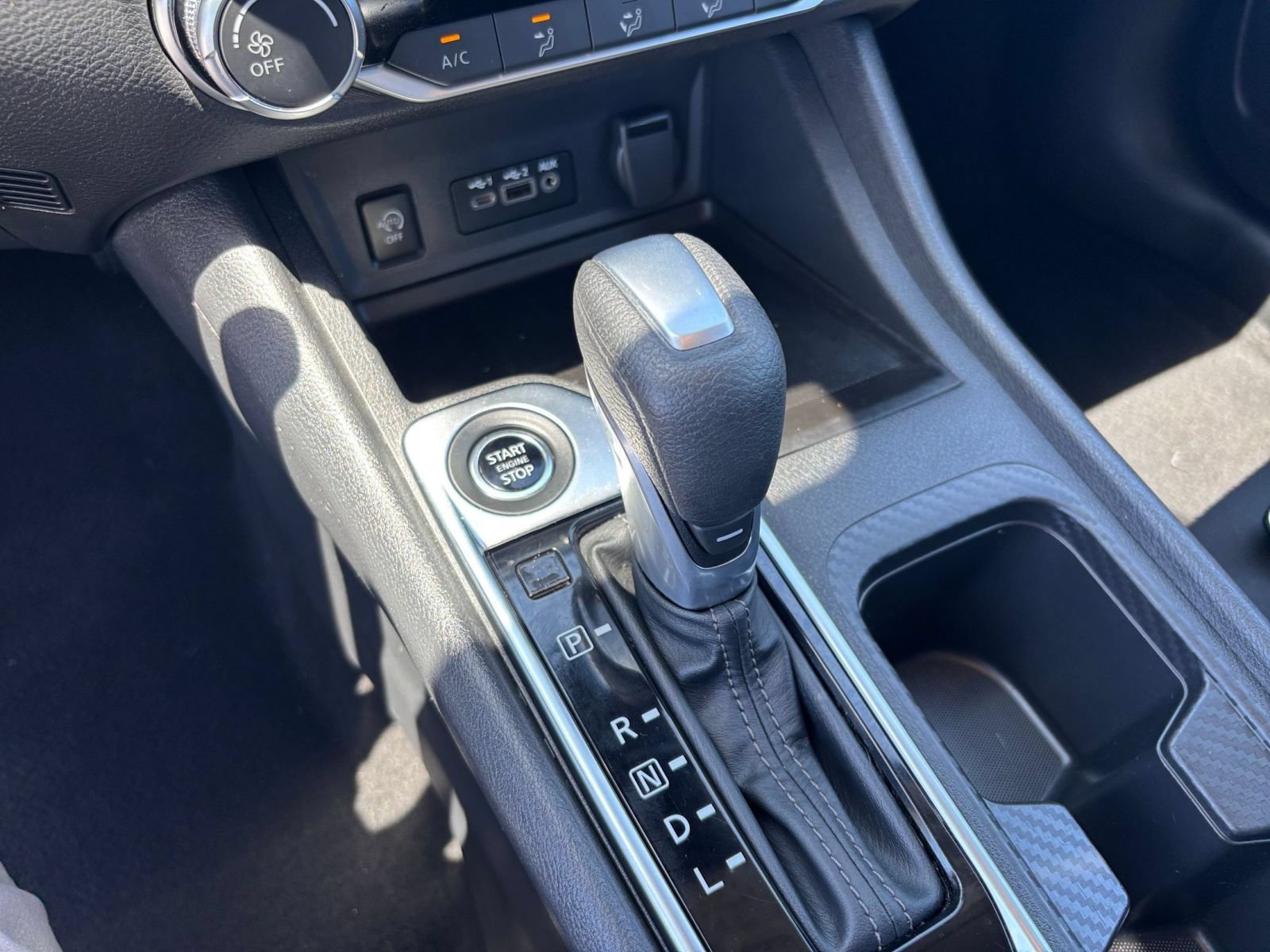 Used 2025 Nissan Sentra SV FWD image 39