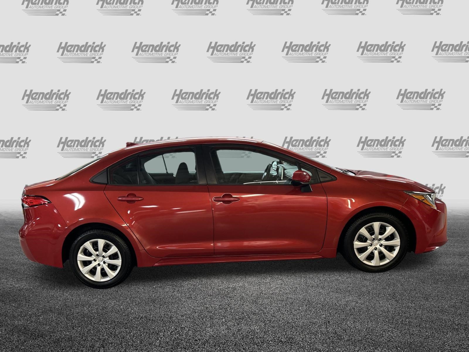 Used 2020 Toyota Corolla LE FWD image 11