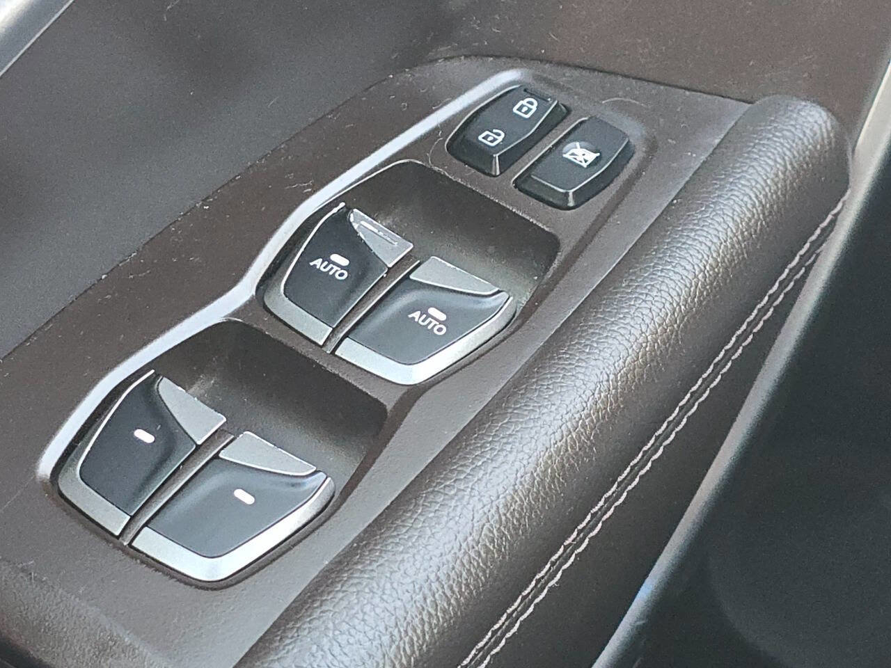 Used 2018 Hyundai Santa Fe Sport image 27