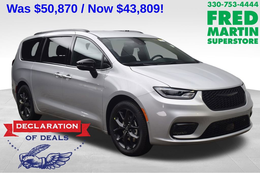 New 2026 Chrysler Pacifica Select w/ S Appearance Package FWD image 1