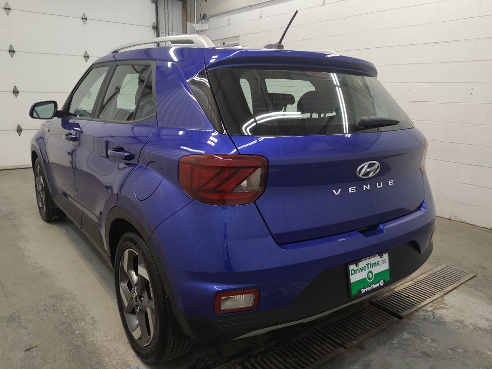 Used 2025 Hyundai Venue Limited FWD image 5