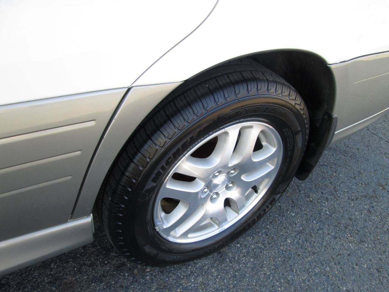 Used 2001 Subaru Outback Wagon AWD/4WD image 30