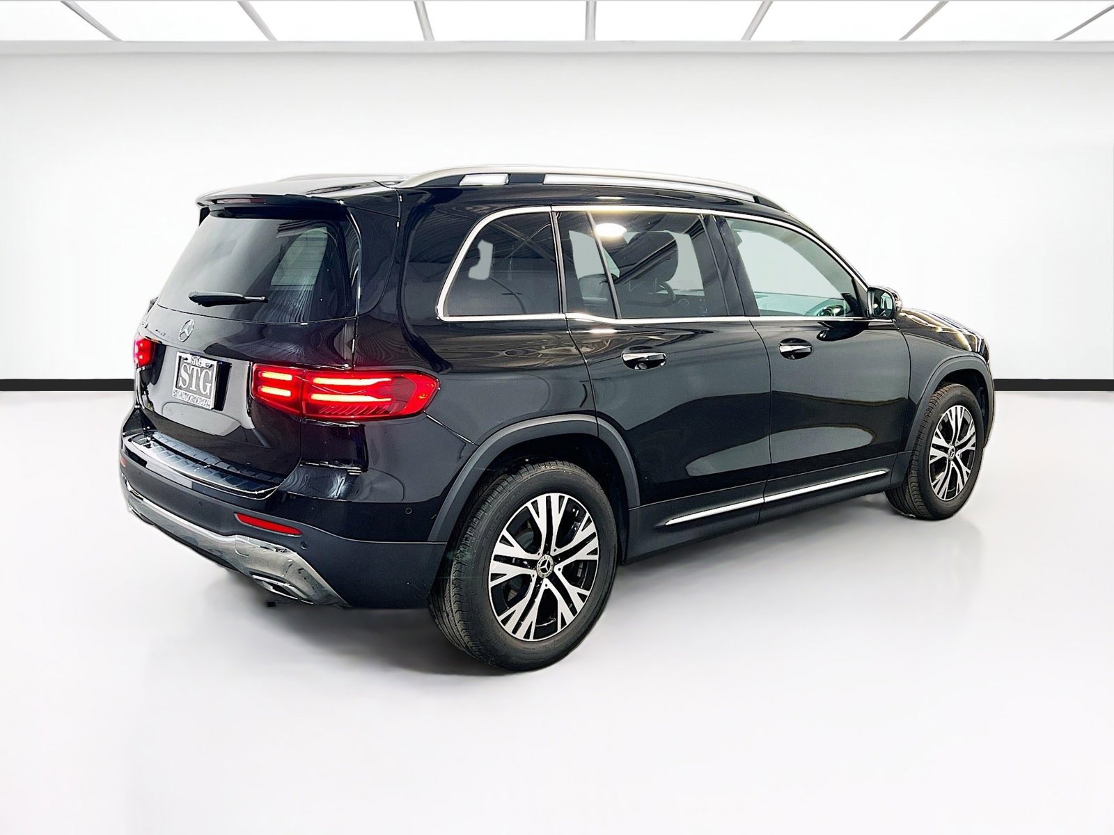 Used 2024 Mercedes-Benz GLB 250 image 4