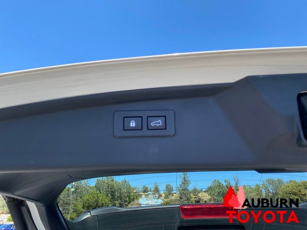 Used 2023 Subaru Outback Limited AWD/4WD image 11