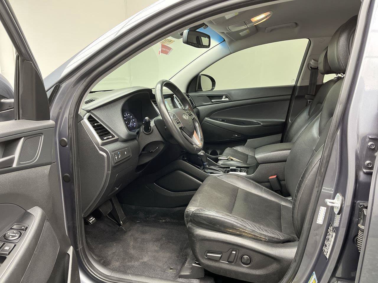 Used 2017 Hyundai Tucson SE Plus AWD/4WD image 3