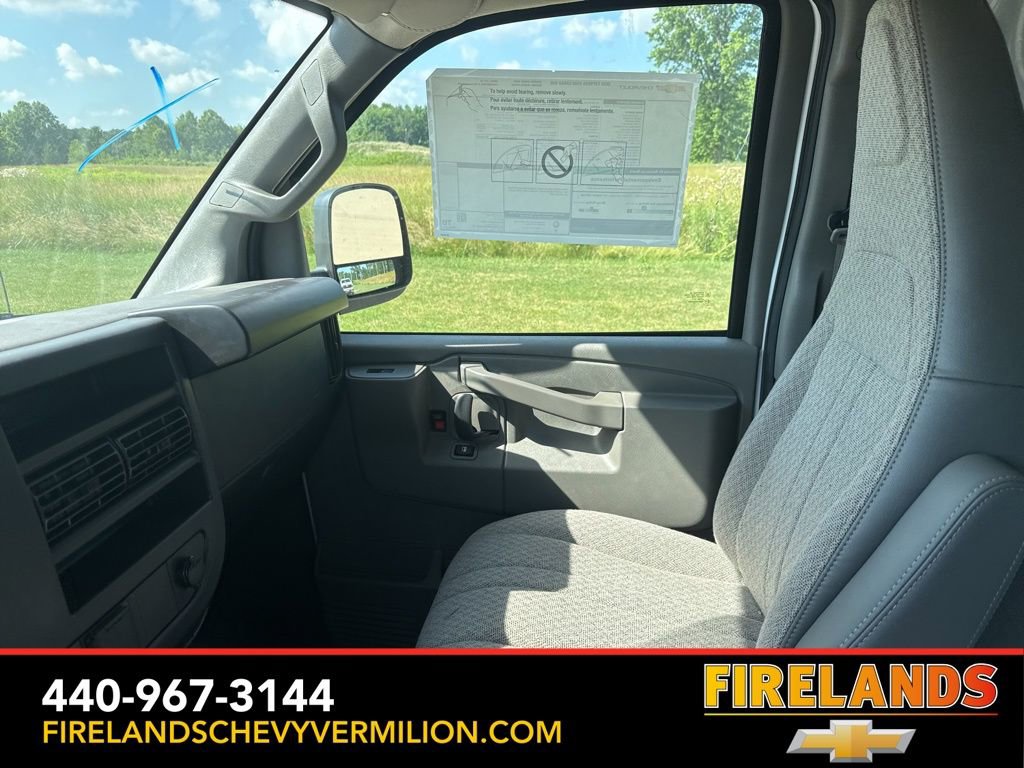 New 2025 Chevrolet Express 2500 Work Van w/ Driver Convenience Package image 21