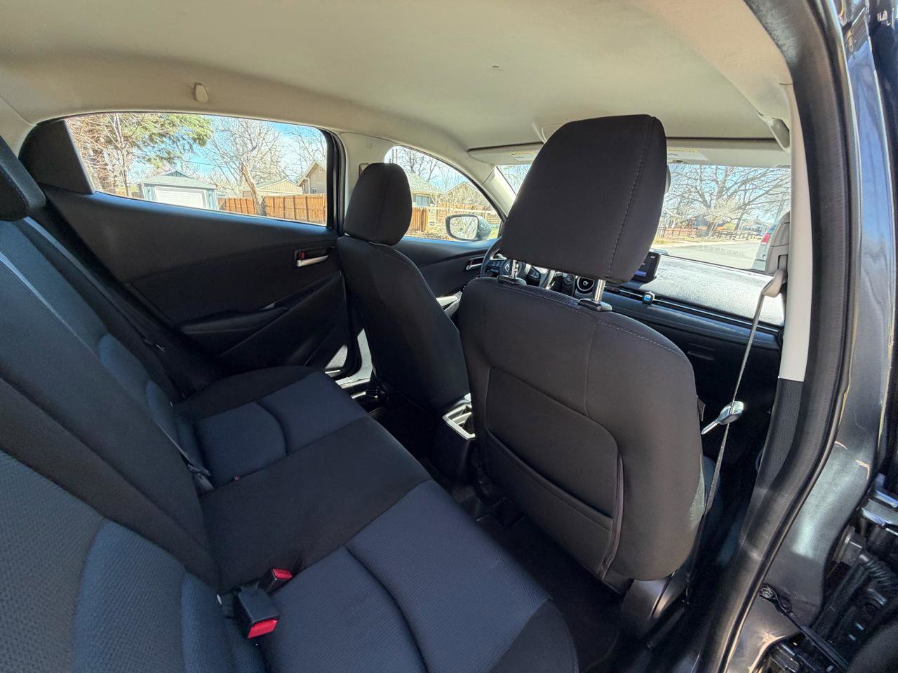 Used 2019 Toyota Yaris LE image 19
