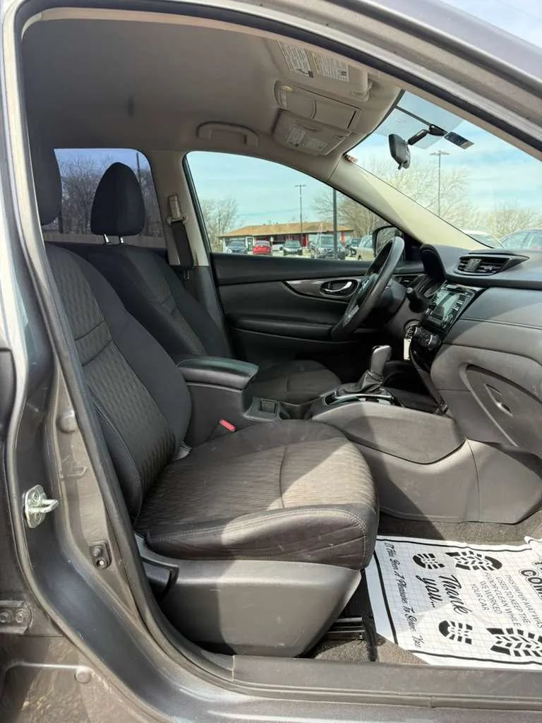 Used 2017 Nissan Rogue S FWD image 20