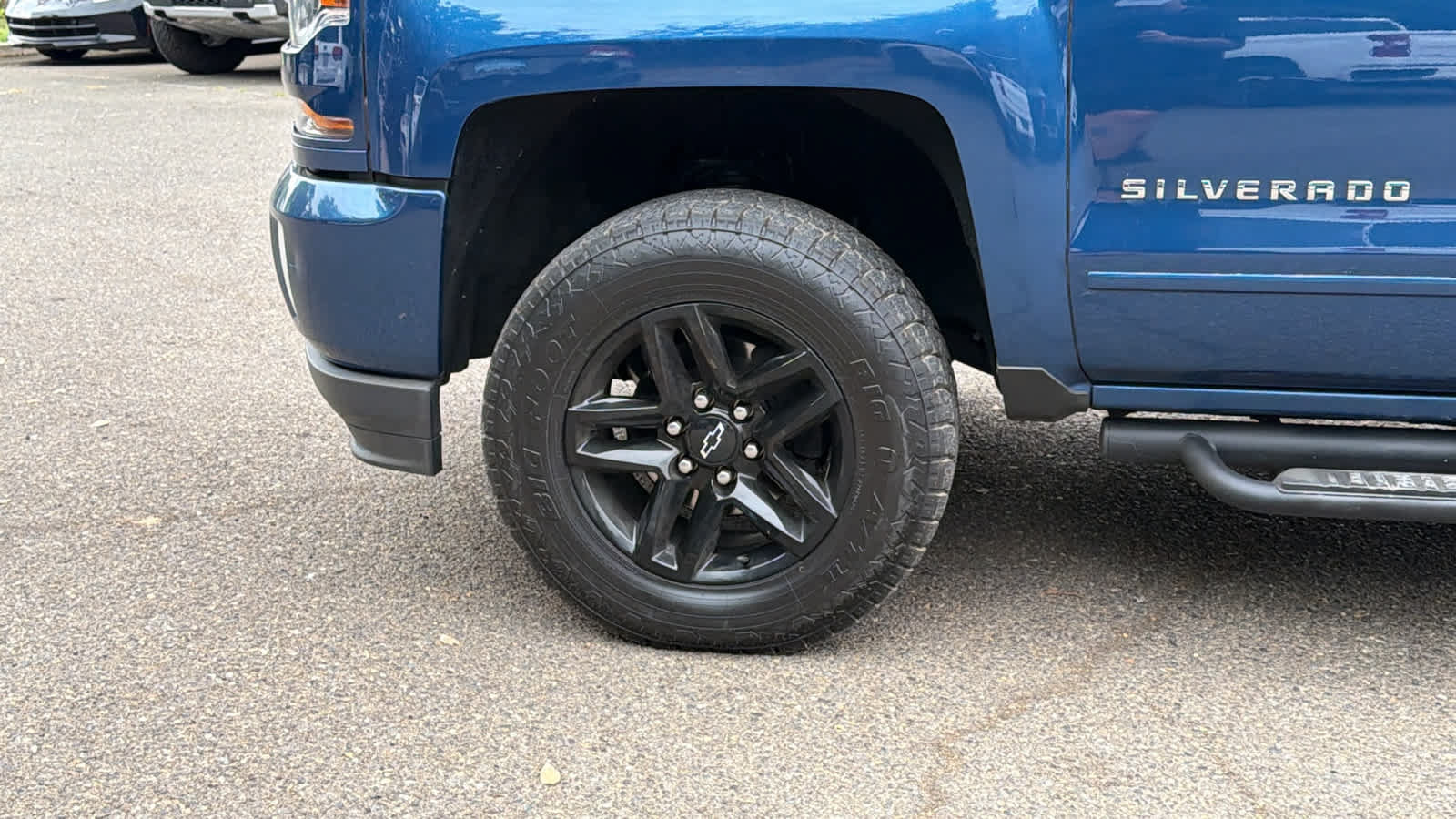 Used 2017 Chevrolet Silverado 1500 LT w/ All Star Edition AWD/4WD image 9