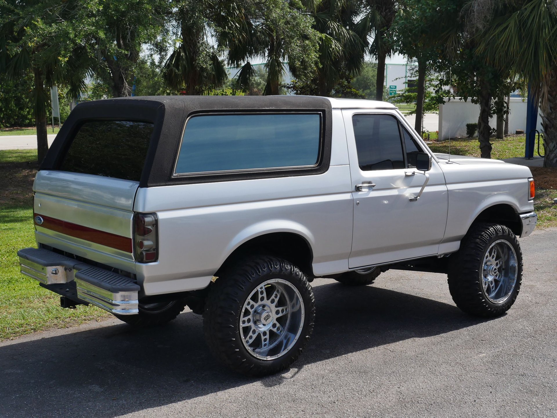 Used 1990 Ford Bronco AWD/4WD image 41