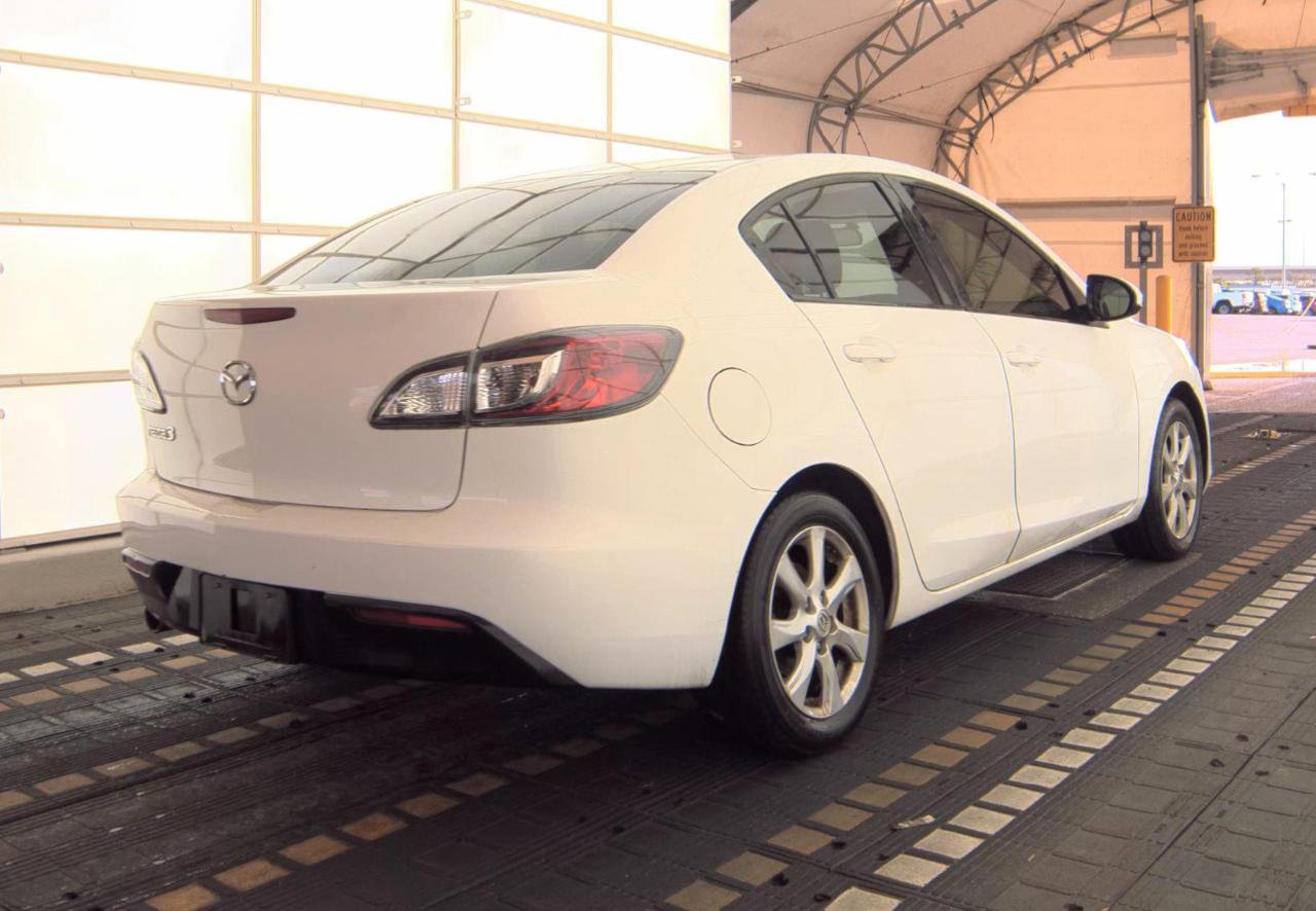Used 2011 MAZDA MAZDA3 i Touring FWD image 4