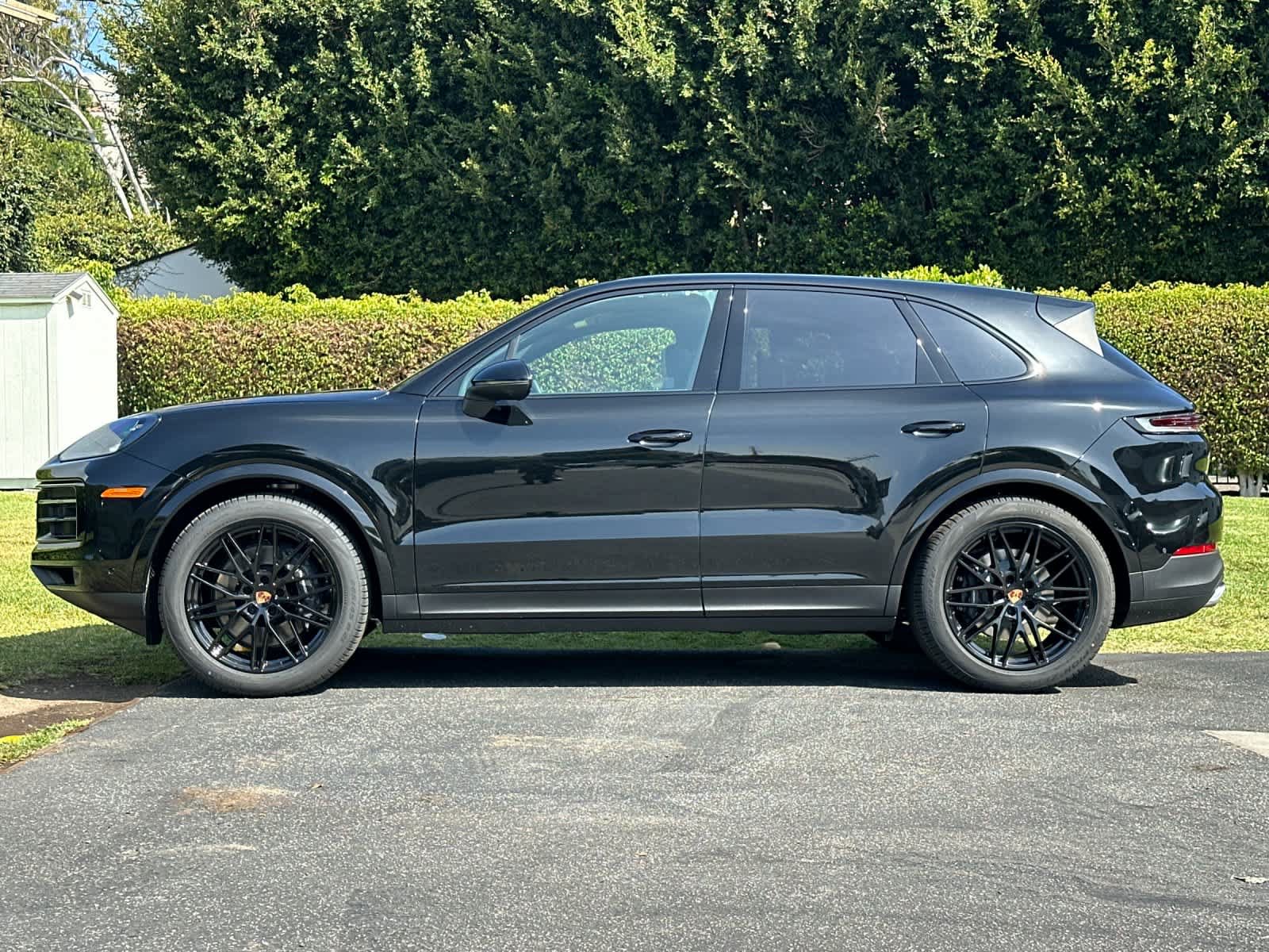 New 2026 Porsche Cayenne AWD/4WD image 2