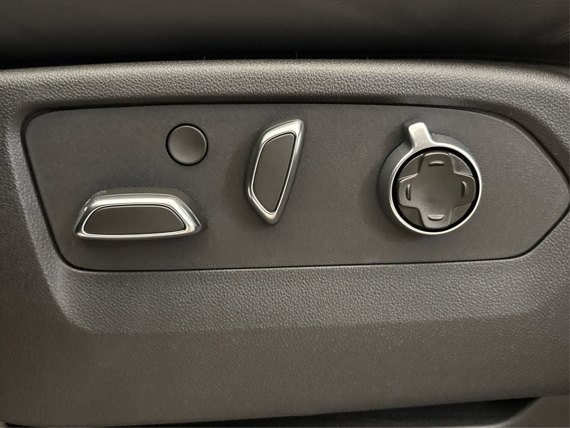 New 2025 Cadillac Escalade ESV Sport Platinum image 31