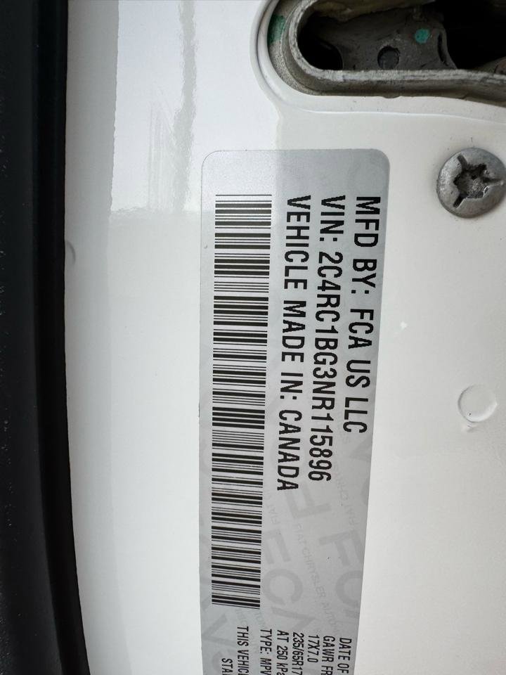 Used 2022 Chrysler Pacifica Touring-L image 26