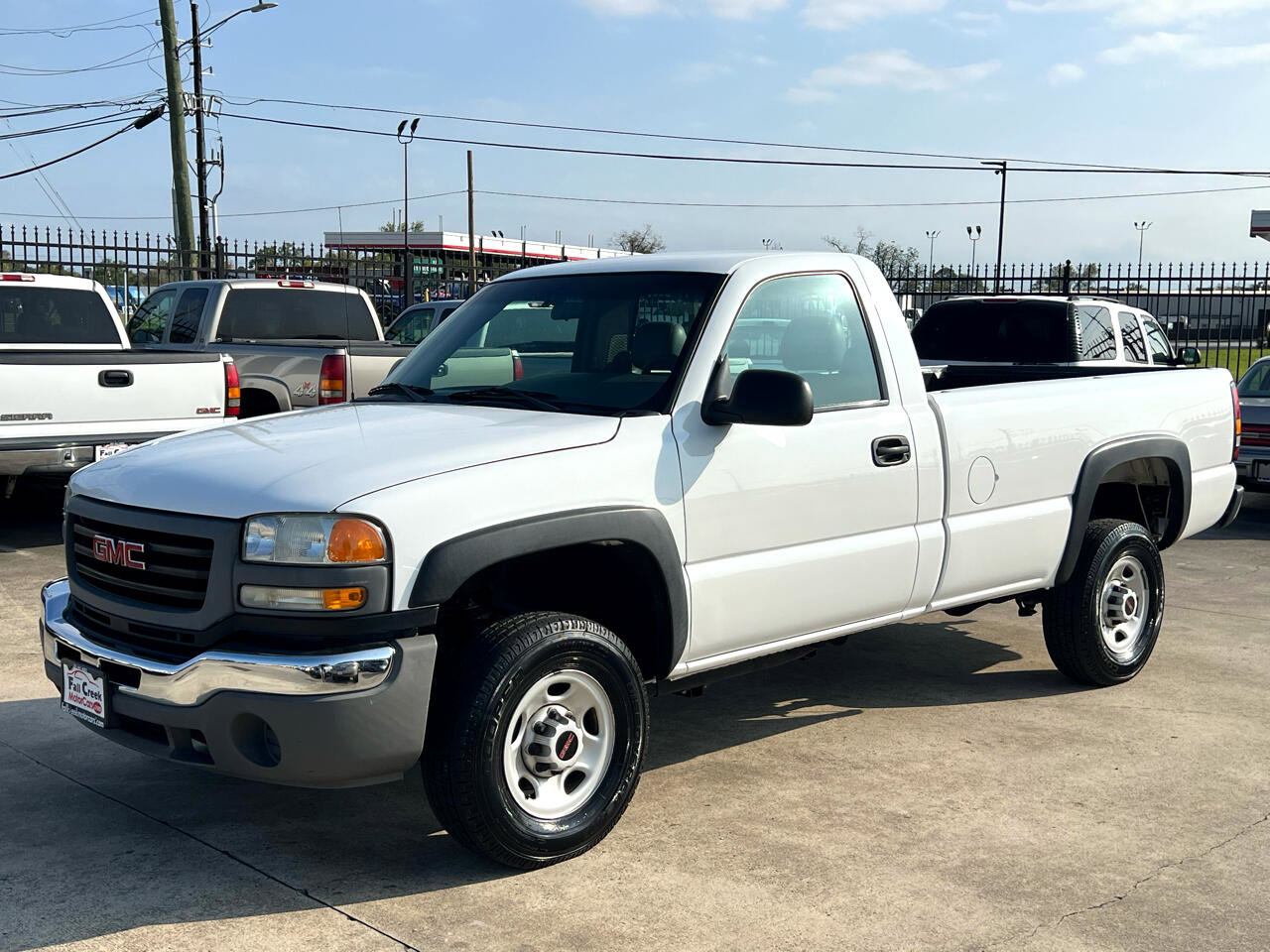 Used 2004 GMC Sierra 2500 W/T image 2