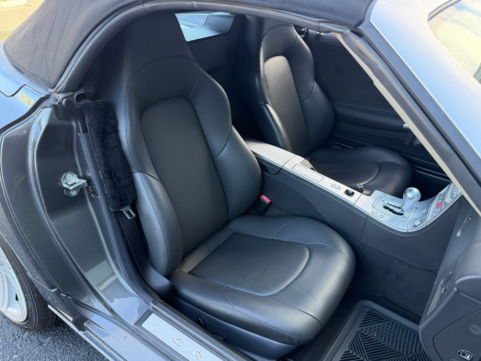 Used 2005 Chrysler Crossfire Limited RWD image 43