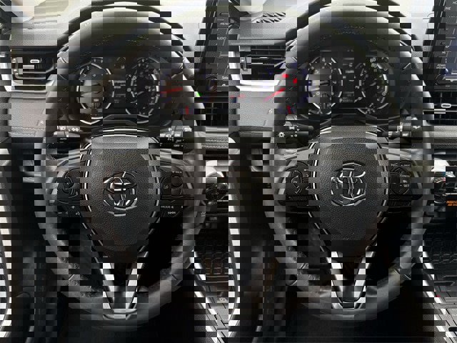 Used 2021 Toyota RAV4 XLE Premium image 14