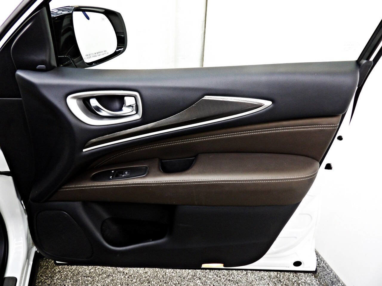 Used 2020 INFINITI QX60 Luxe w/ Essential Package image 12