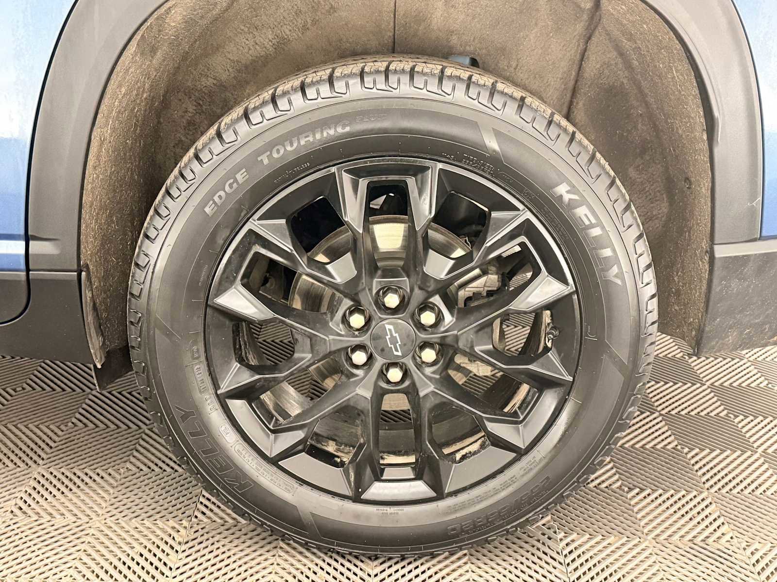 Used 2024 Chevrolet Traverse LS w/ Midnight/Sport Edition image 14