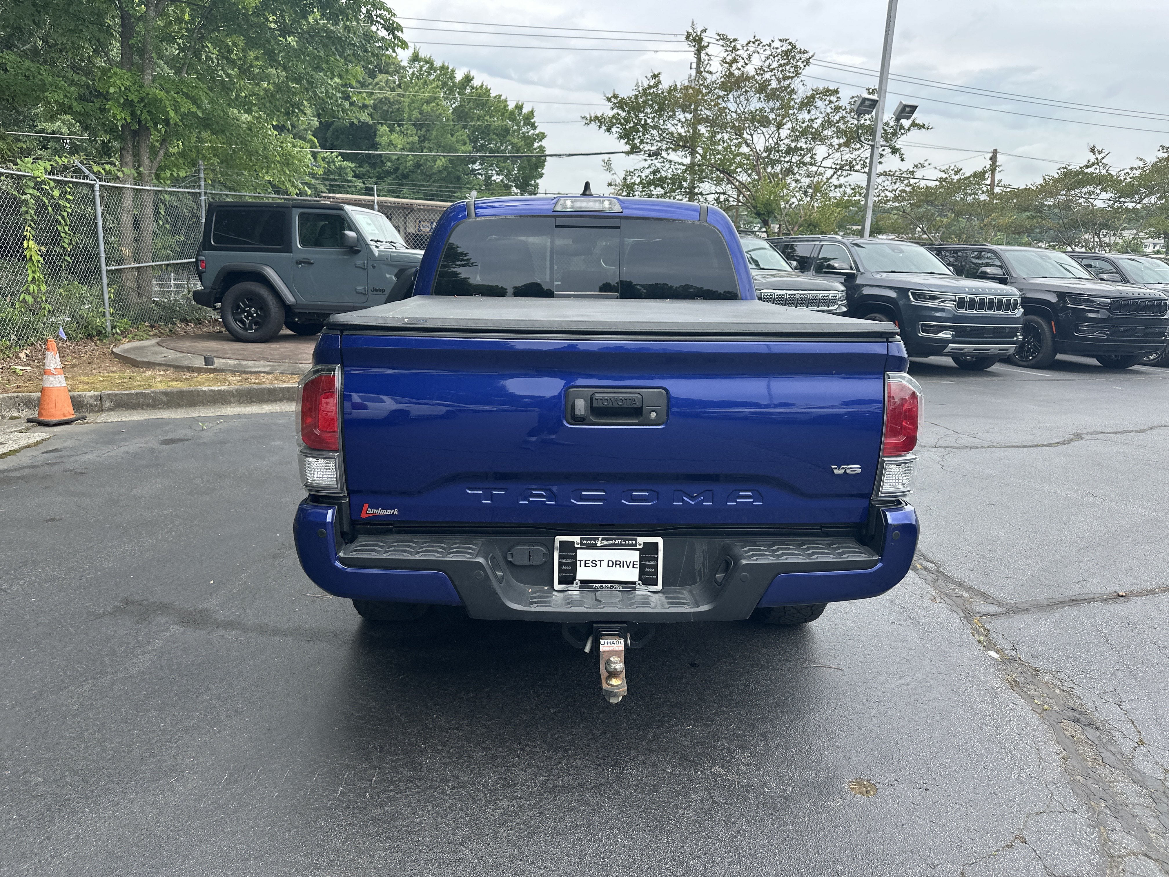 Used 2022 Toyota Tacoma TRD Sport w/ Technology Package AWD/4WD image 8