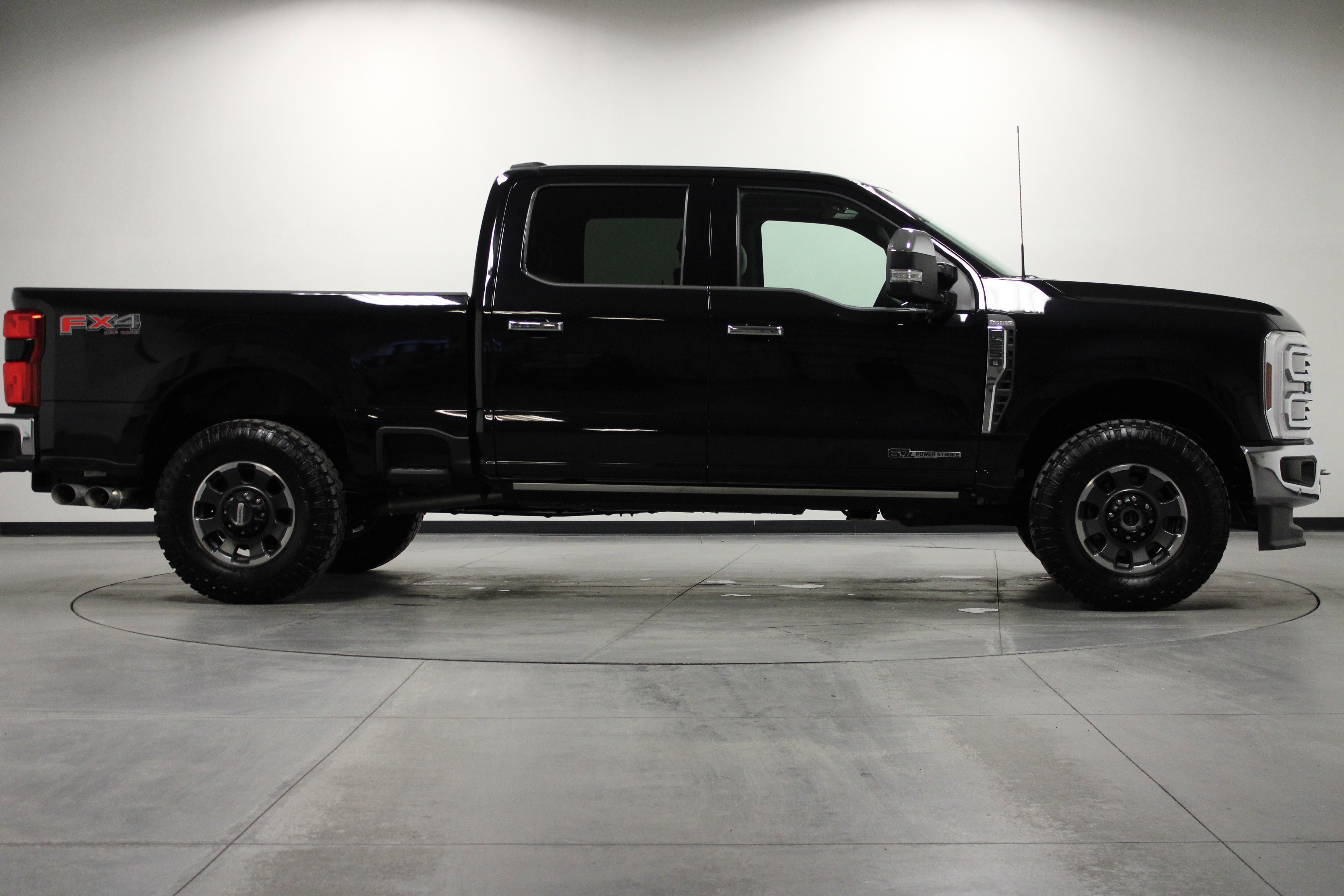 Used 2024 Ford F250 King Ranch w/ Chrome Package image 3