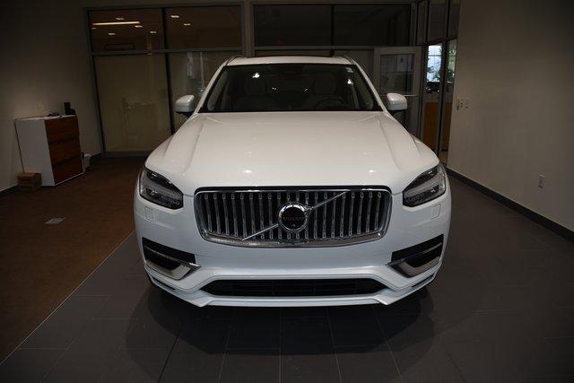Used 2023 Volvo XC90 T8 Ultimate w/ Lounge Package image 5